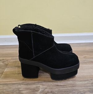 UGG New Heights Platform Mini